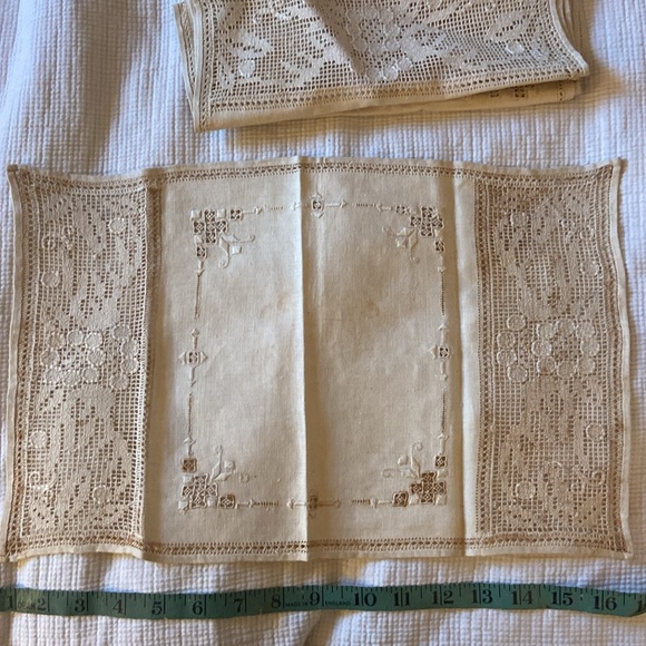 Vintge Handmade Lace Linen 40” Rectangle Table Runner, 8 matching placemats - Picture 7 of 8